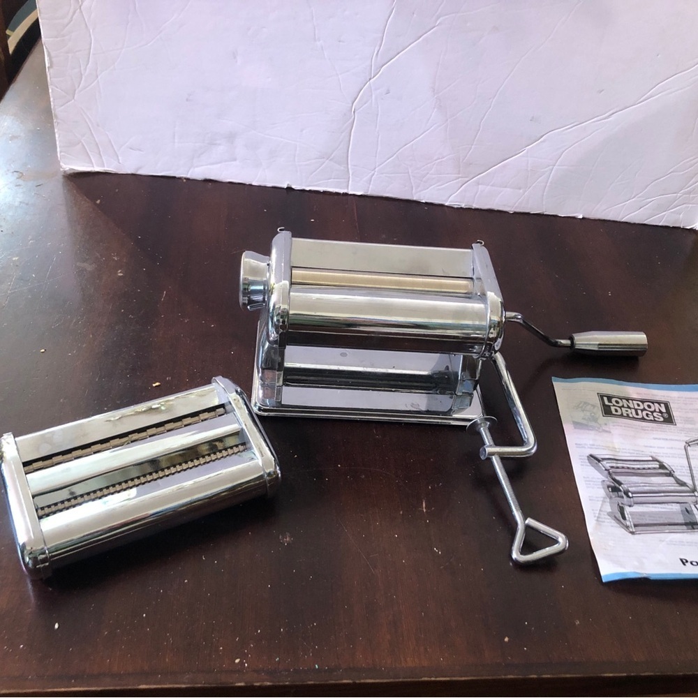 Pasta Roller. Like New.